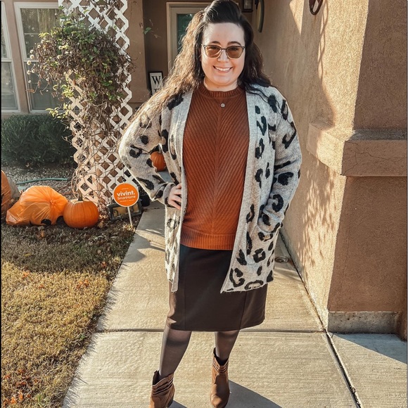 Meet your Posher, Rachel N. 💐 - Picture 11 of 16